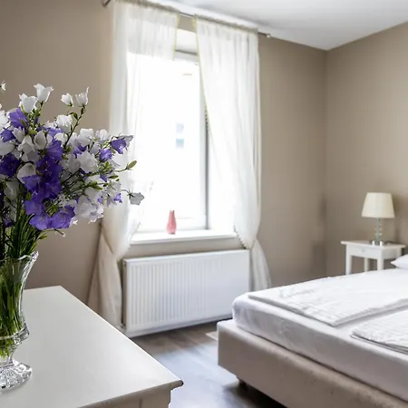 Rose Old Town Apartment *